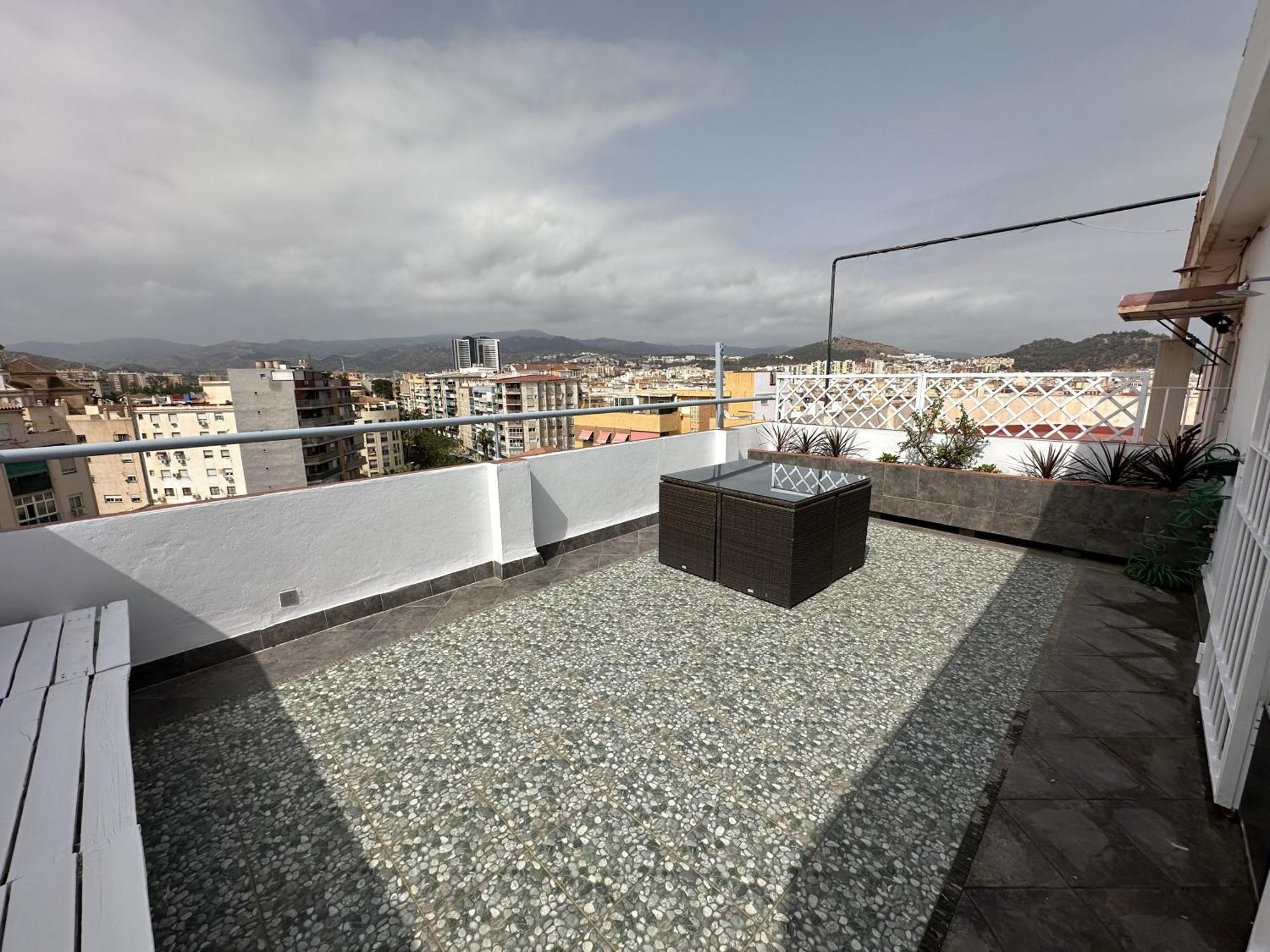 Atico Plaza Bailen Malaga Centro Apartment Exterior photo